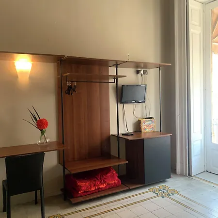 Santuzza Art Otel Katanya